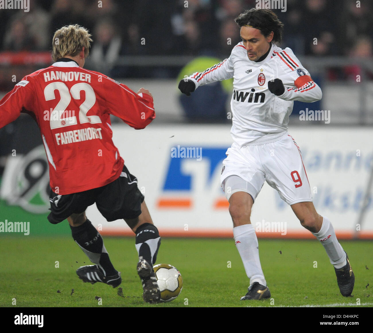 Hanover?s Frank Fahrenhorst (L) vies for the ball with Milan?s Filippo Inzaghi during the soccer friendly between German Bundesliga club Hanover 96 and Italian Serie A club AC Milan at AWD-Arena in Hanover, Germany, 21 January 2009. AC Milan defeated Hanover 3-2. Photo: Peter Steffen Stock Photo