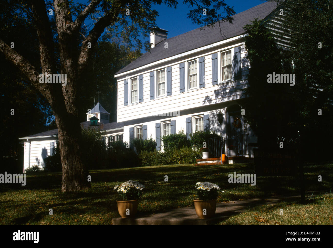 Texas USA Kilgore Large White Weatherboard House Stock Photo Alamy