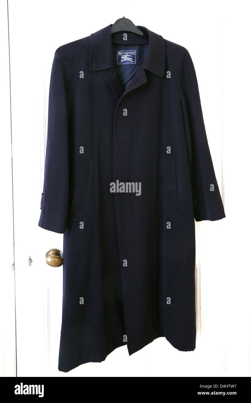 Navy blue coat hires stock photography and images Alamy
