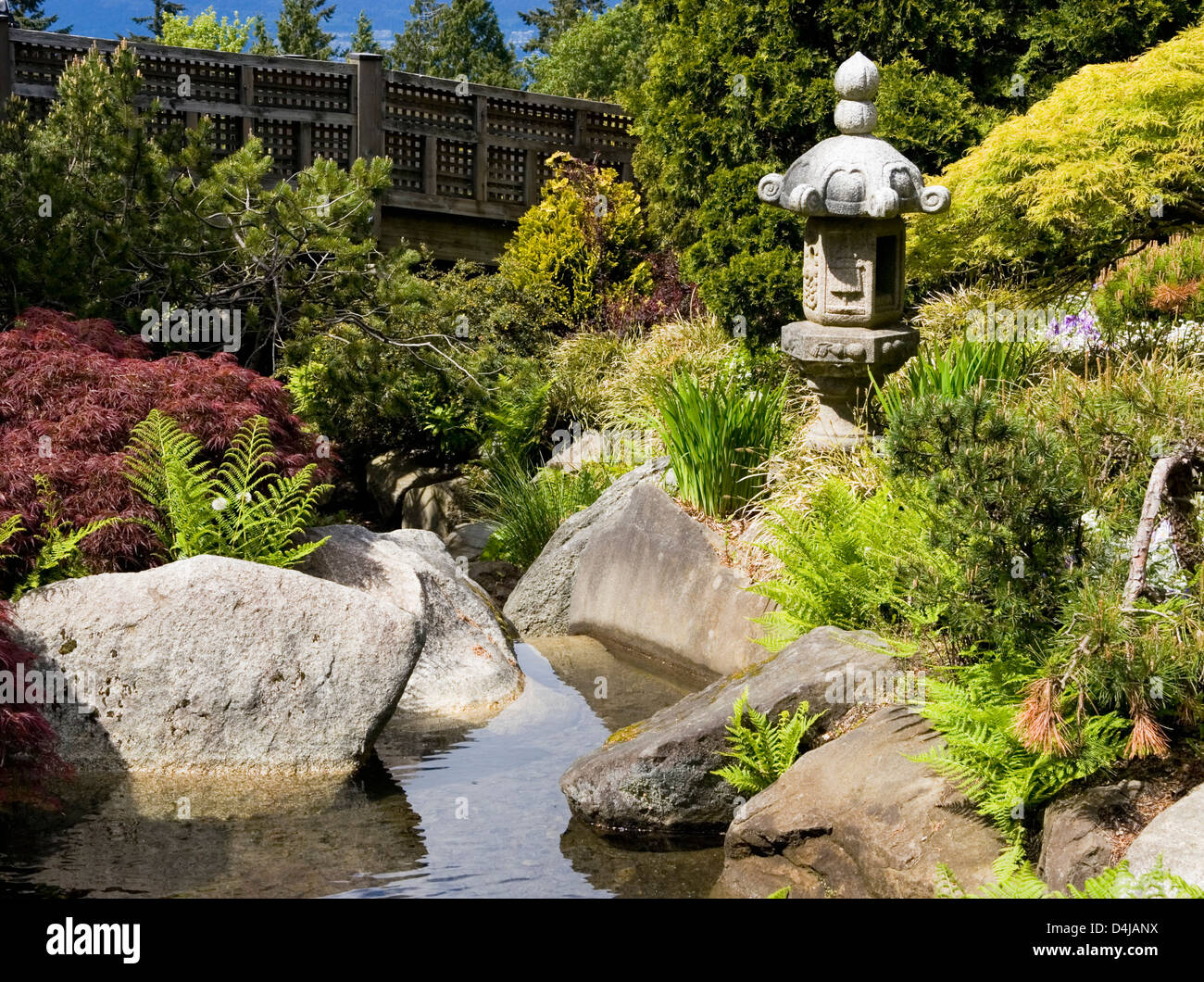 Japanese water feature hi-res stock photography and images - Alamy