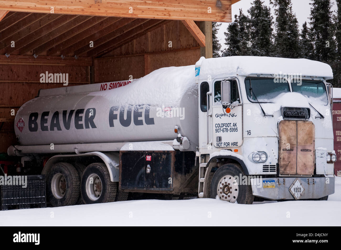 Fuel truck airport hi-res stock photography and images - Alamy