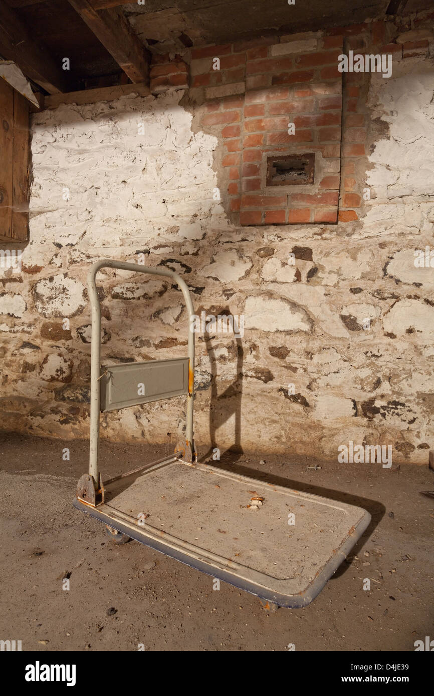 Dirty basement hires stock photography and images Alamy