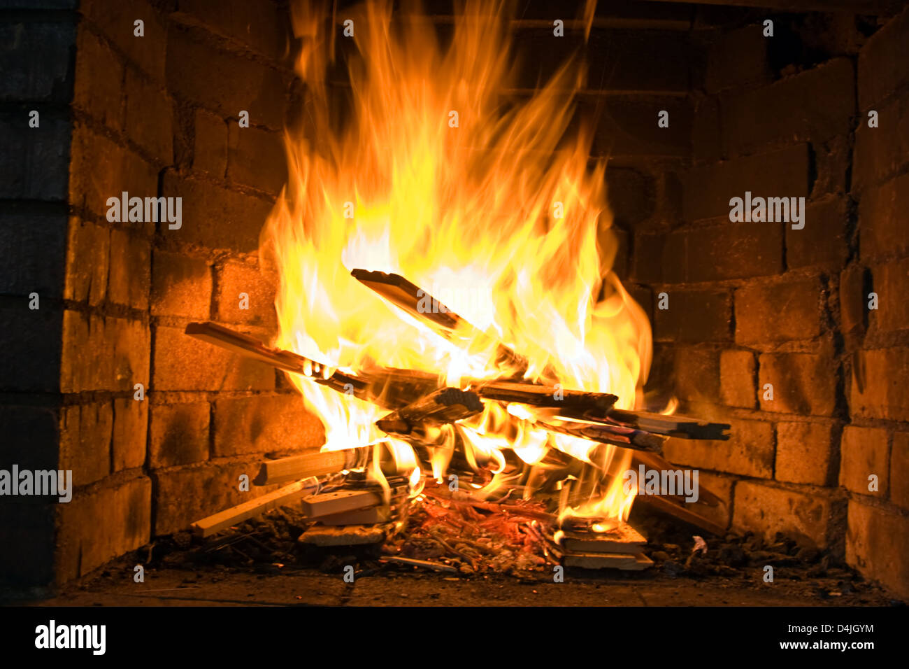 Wood coal fire burn hi-res stock photography and images - Alamy