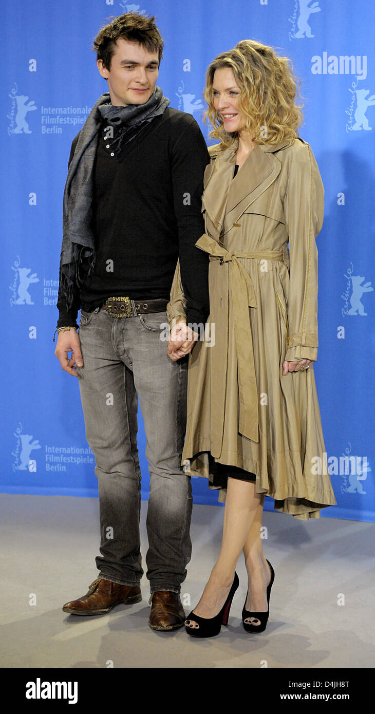 Michelle Pfeiffer And Rupert Friend Hi res Stock Photography And Images 