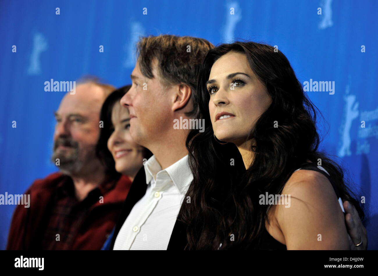 US-actor and actresses Rip Torn (L), Parker Posey (2-L) and Demi Moore and US-director Mitchell Lichtenstein pose during the photo call of the film ?Happy Tears? at the 59th Berlin International Film Festival in Berlin, Germany, 11 February 2009. The film is among the 18 films competing for the Silver and Golden Bear awards at the 59th Berlinale. Winners will be announced on 14 Feb Stock Photo