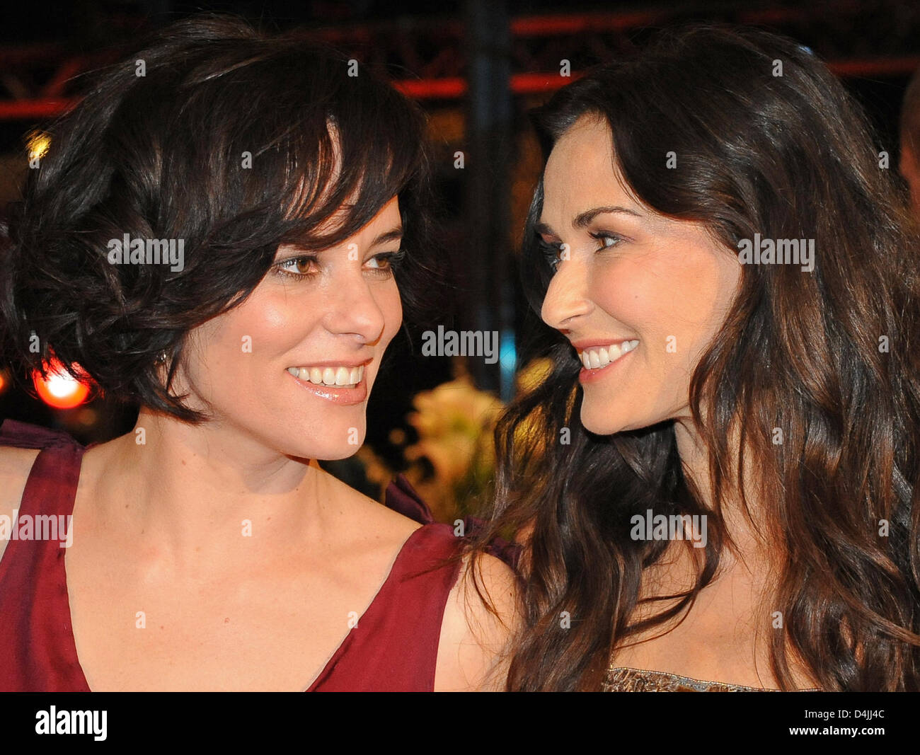 Josh Hamilton and Parker Posey Photo (2023-02-27)