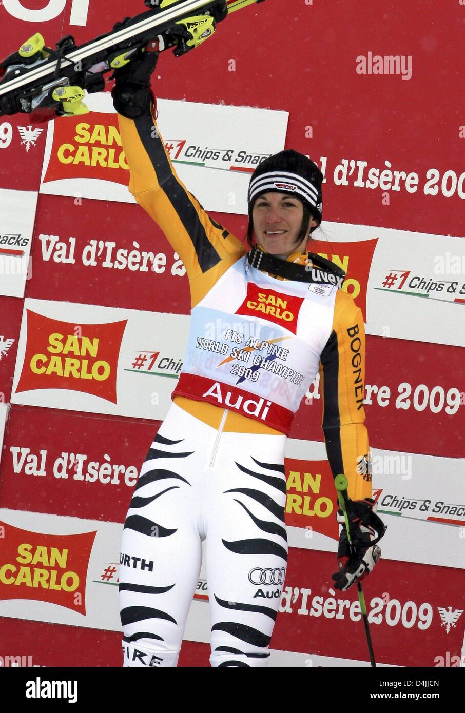 Germany?s Kathrin Hoelzl celebrates winning the women?s Giant Slalom competition at the Alpine Skiing World Championships in Val d?Isere, France, 12 February 2009. The Val d?Isere 2009 Alpine Skiing World Championships take place from 02 to 15 February. Photo: Stephan Jansen Stock Photo