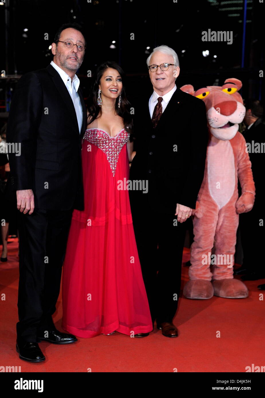 Actors French Jean Reno L R Indian Aishwarya Rai Bachchan And Us Steve Martin Arrive For The Premiere Of The Film Pink Panther 2 At The 59th Berlin International Film Festival In Berlin