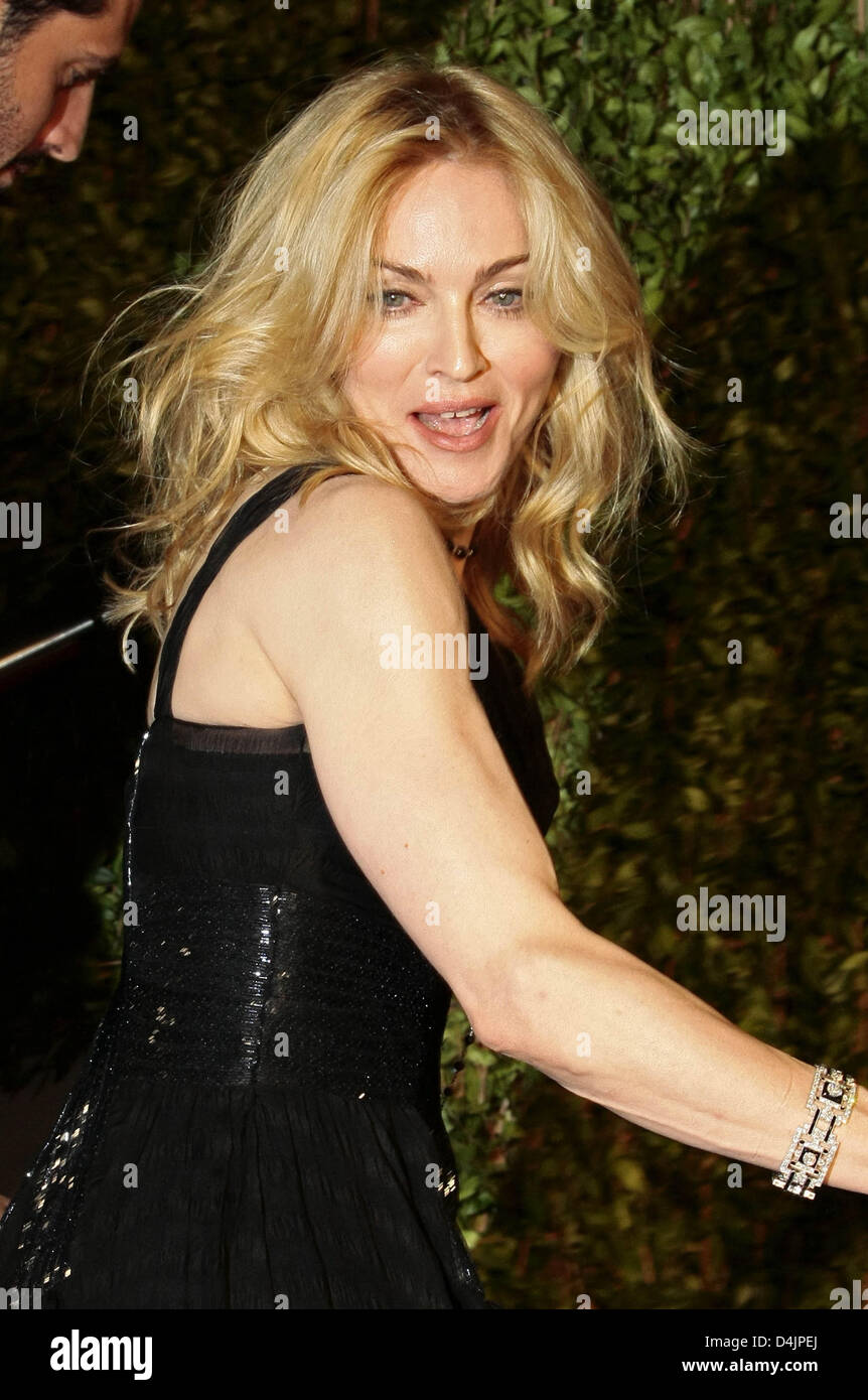 Singer Madonna arrives at the Vanity Fair Oscar Party at Sunset Towers in West Hollywood, Los Angeles, USA, Sunday, 22 February 2009. Photo: Hubert Boesl Stock Photo
