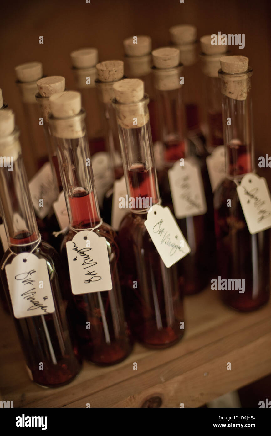 Vinegar bottle label hires stock photography and images Alamy