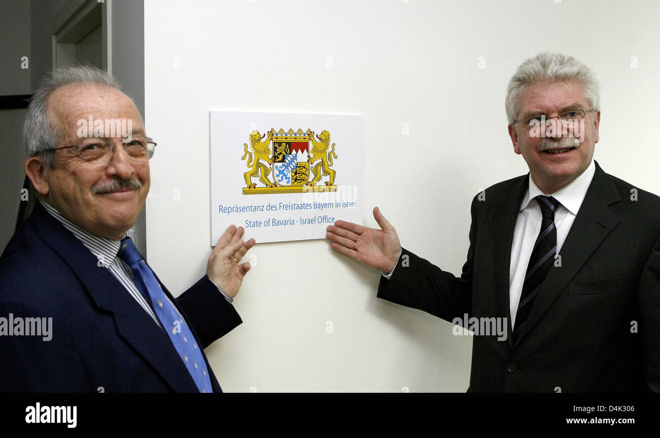 Economy Minister of Bavaria, Martin Zeil (R), and director of the new Bavarian representative office, Godel Rosenberg, pose together during the office?s opening in Tel Aviv, Israel, 25 March 2009. The representative office shall enhance economic relations between Bavaria and Israel. Before continuing to Jerusalem, Zeil will also visit the prestigious Weizmann Institute of Science a Stock Photo