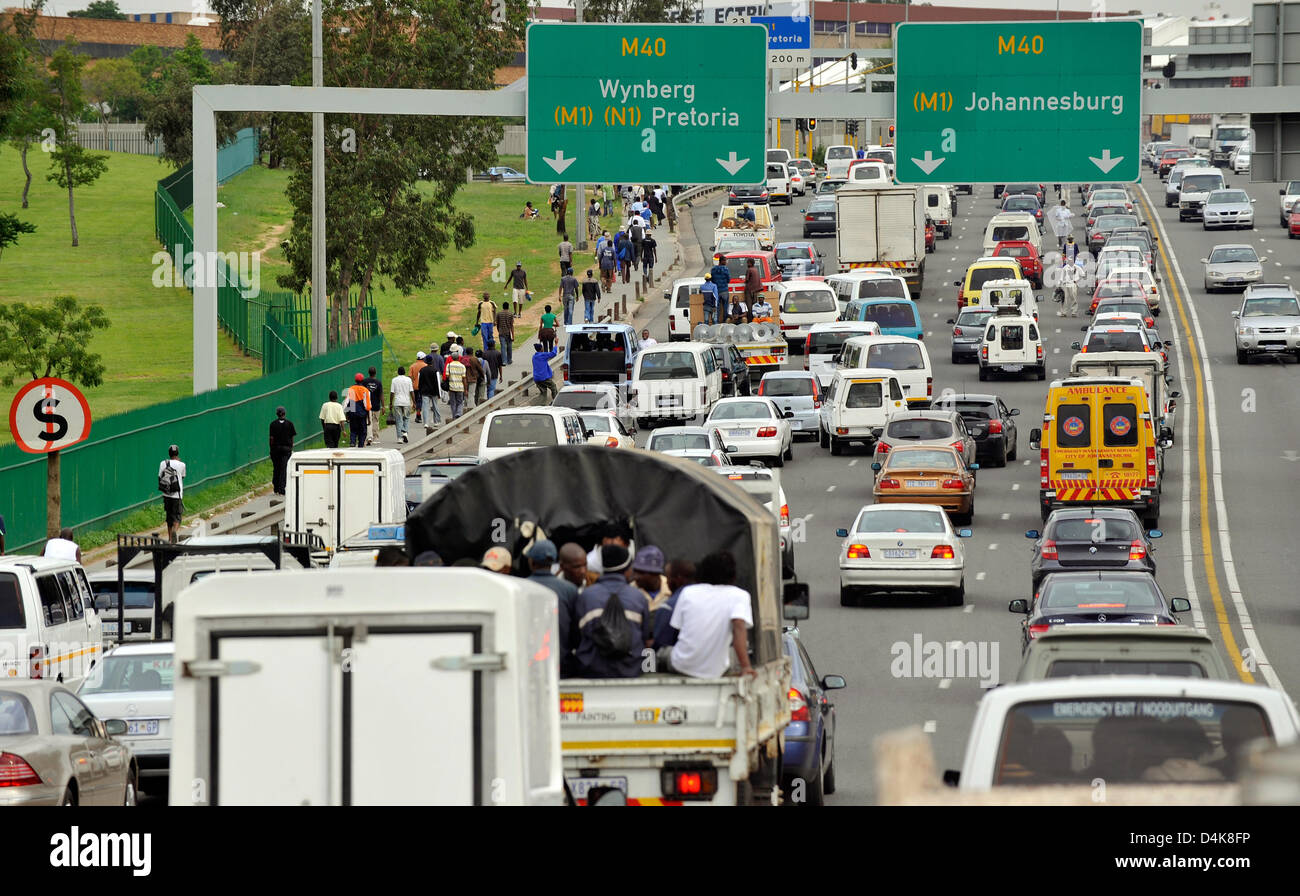 Highway in johannesburg south africa hires stock photography and