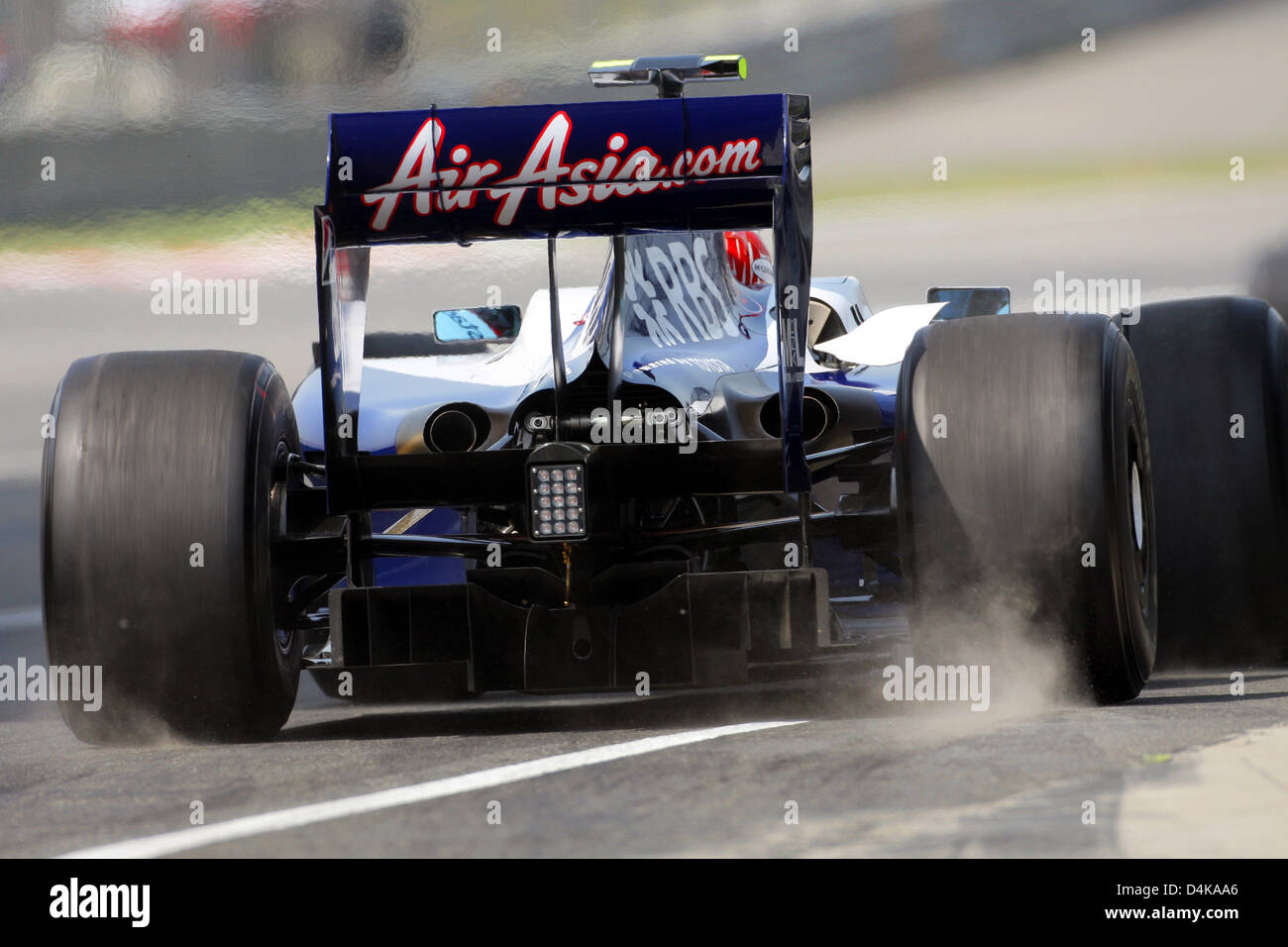 Japanese Formula One driver Kazuki Nakajima of Williams F1 steers his car during the first training session at Shanghai International Circuit, 17 April 2009. The Chinese Formula One Grand Prix will take place in Shanghai on 19 April 2009. Photo: Jens Buettner Stock Photo
