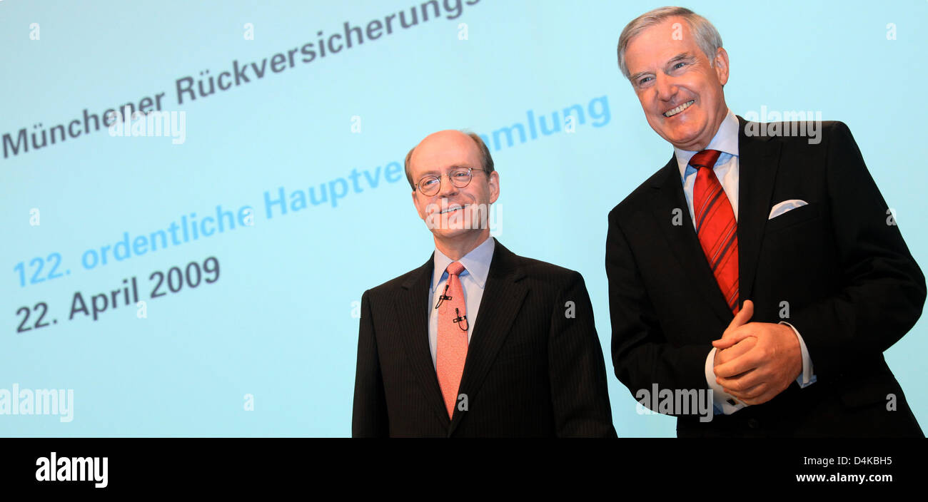 Chairman of the supervisory board of Munich Re, Hans-Juergen Schinzler (R), and CEO of Munich Re, Nikolaus von Bomhard, pose for photographers prior to the Munich Re general meeting at the International Congress Center in Munich, Germany, 22 April 2009. Due to the global financial crisis, the world?s largest reinsurance company only gives a cautious prospect for the future. Photo:  Stock Photo
