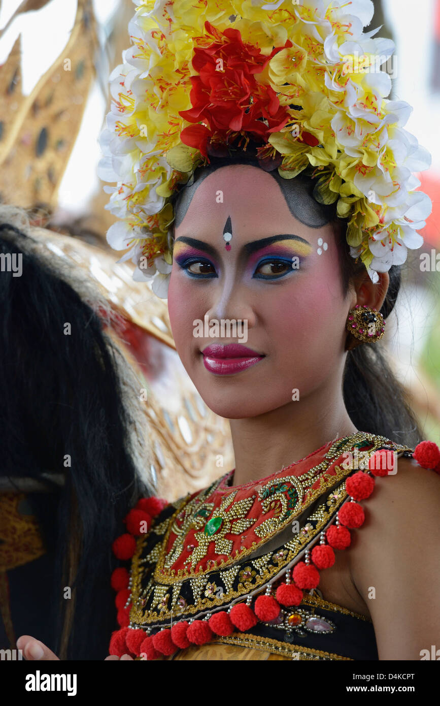 Indonesia, Bali, Batubulan, portrait of a woman dancer in a show Stock Photo