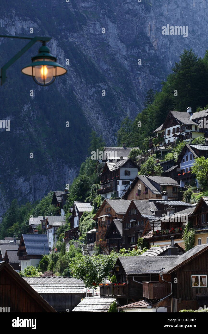 Hallstatt, Austria, houses of Hallstatt on mountainside Stock Photo - Alamy