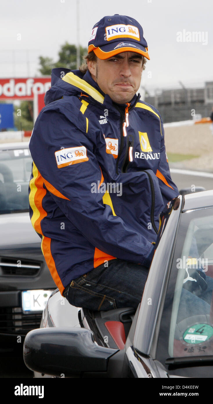 Spanish Formula One driver Fernando Alonso of Renault pictured pictured  during the drivers parade prior to