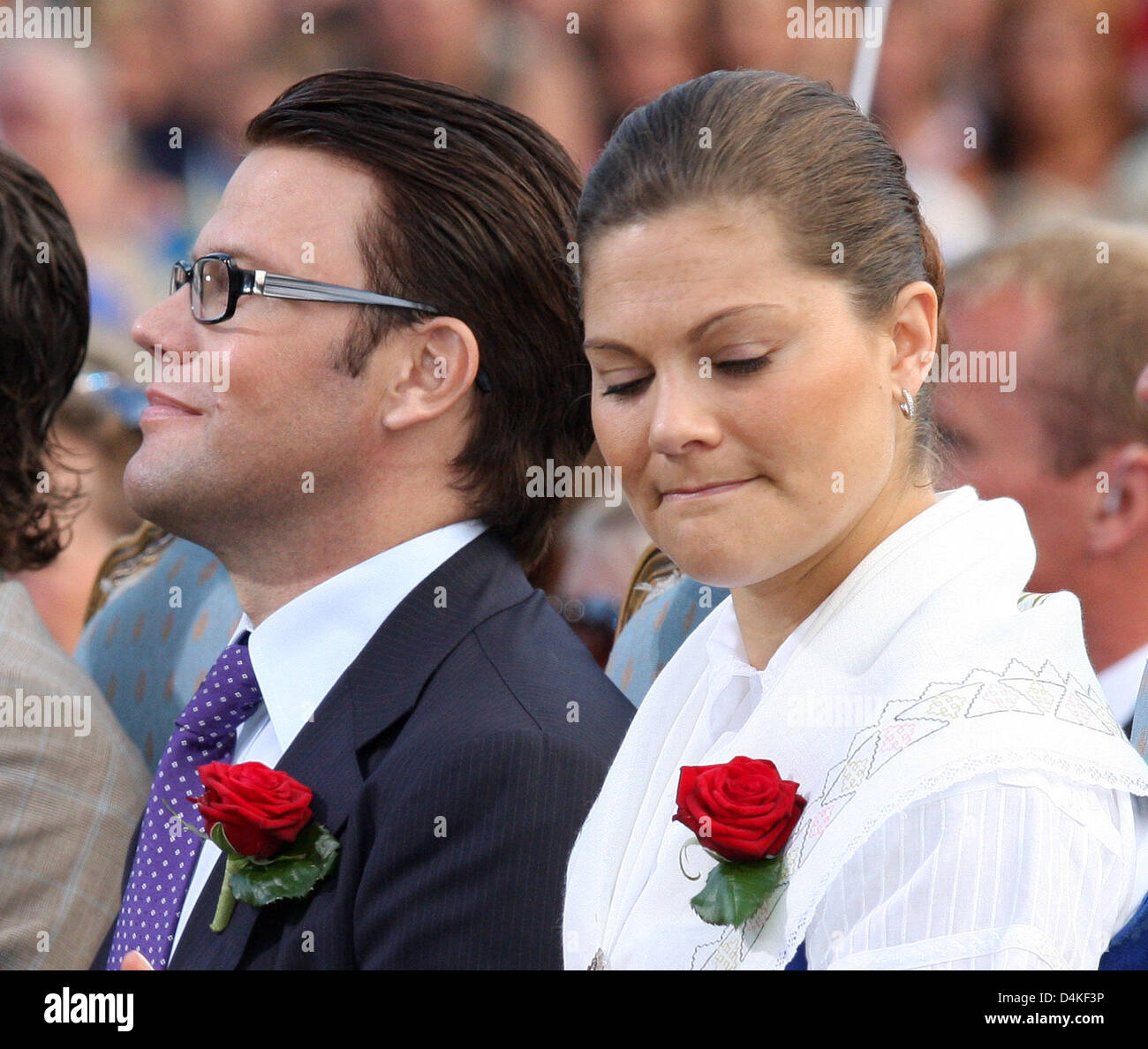 Crown Princess Victoria of Sweden and her fiancé Daniel Westling attend a concert in celebration of her 32nd birthday in Borgholm, on the island of Oeland, Sweden, 14 July 2009. Photo: Albert Nieboer (NETHERLANDS OUT) Stock Photo