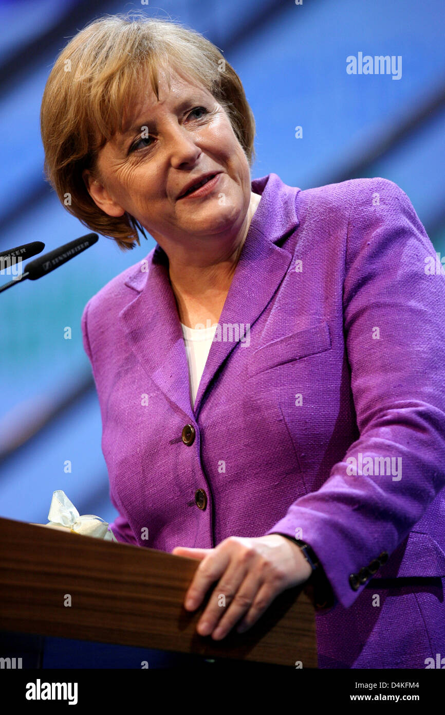 German Chancellor Angela Merkel delivers a speech to the party convention of the Christian Social Union (CSU) in Nuremberg, Germany, 17 July 2009. Marking the start into the federal election campaign, the two-day party convention includes the re-election of CSU?s chairman Horst Seehofer and the adoption of CSU?s call to vote. Photo: Lukas Barth Stock Photo