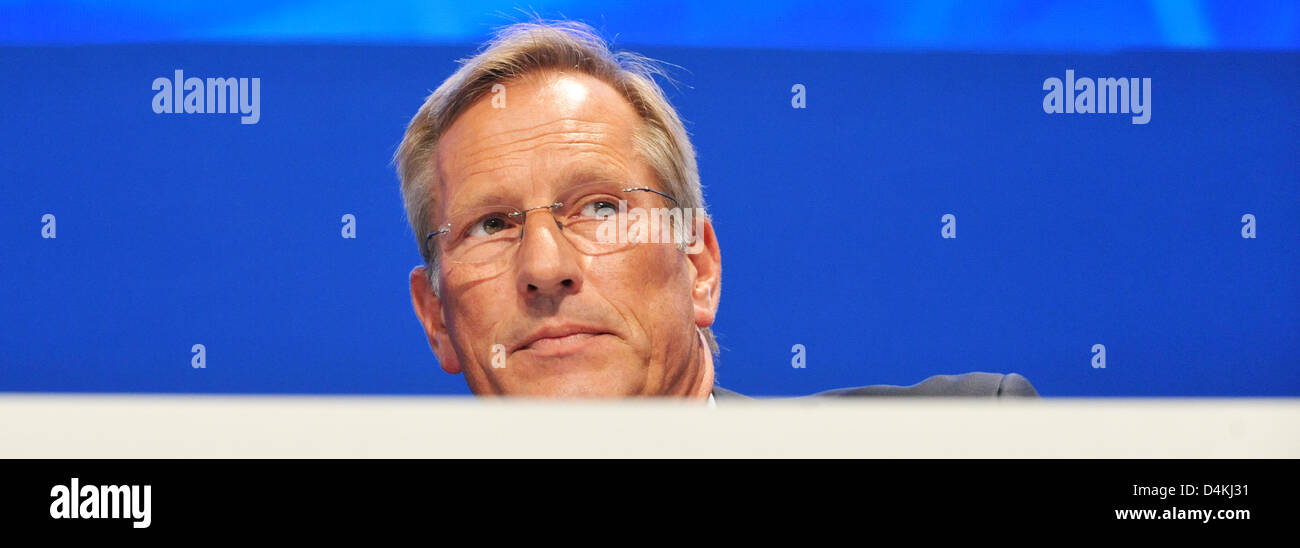 CEO of Allianz, Michael Diekmann, pictured at the insurance company?s general meeting in Munich, Germany, 29 April 2009. Europe?s largest insurance company Allianz still gives no prospect for the ongoing year due to the global financial and economic crisis. Photo: FRANK LEONHARDT Stock Photo