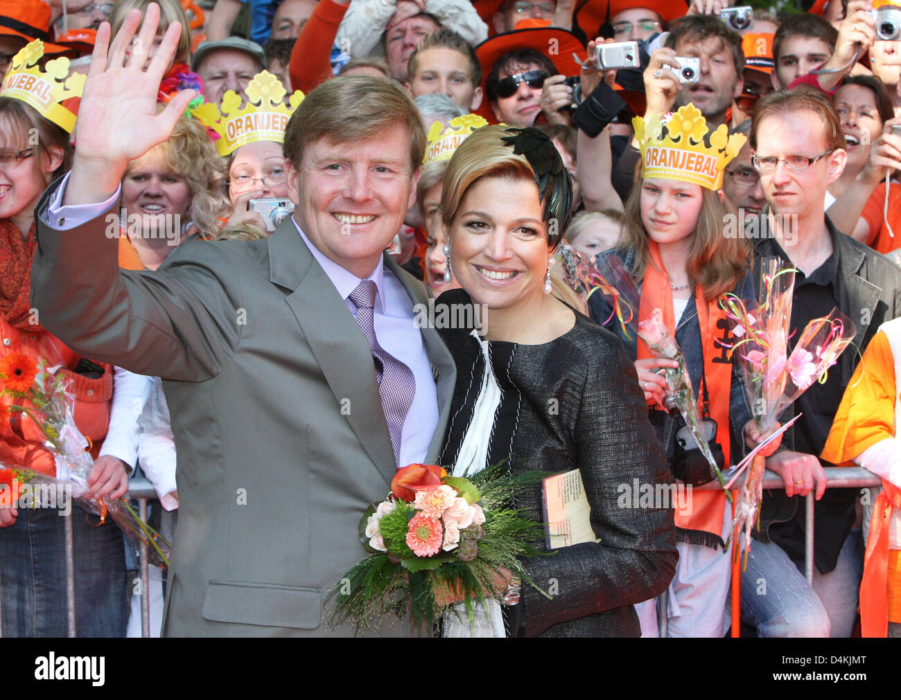 Crown Prince WillemAlexander of the Netherlands (L) and his wife Princess Maxima attend the