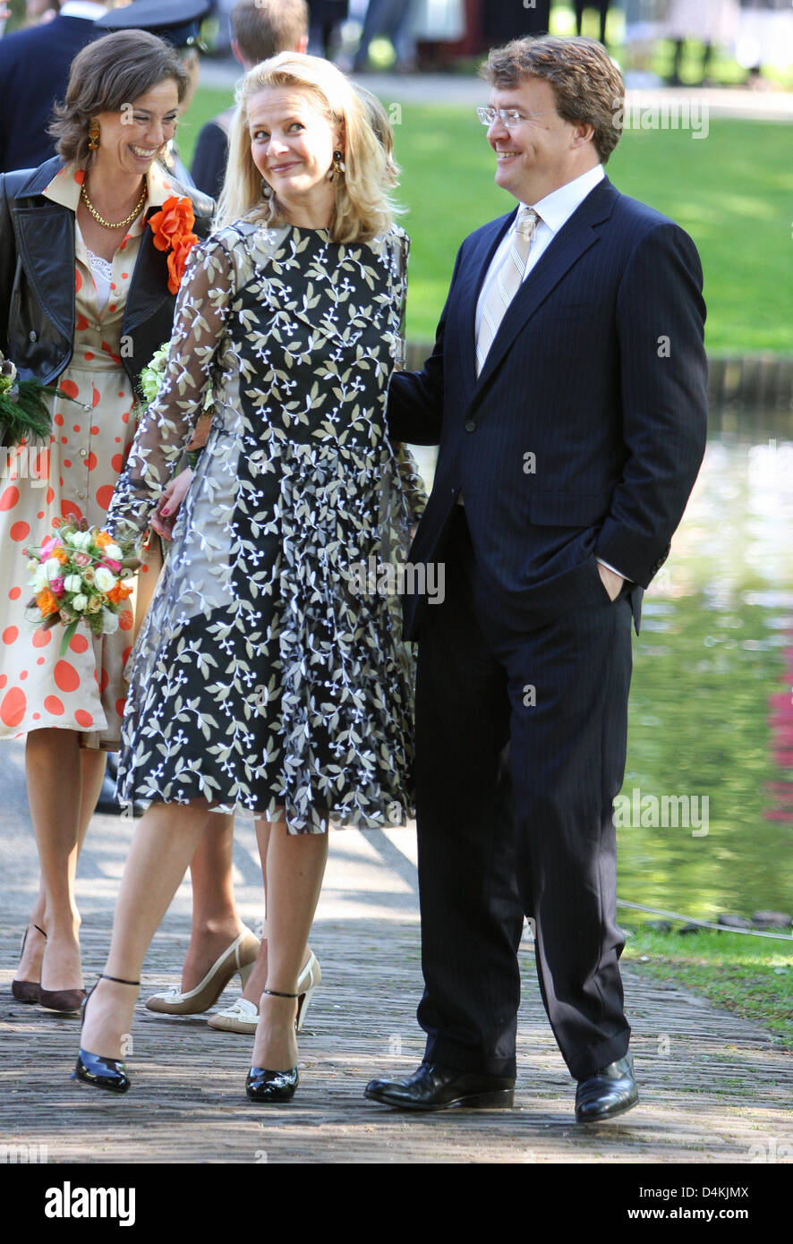 (LR) Princess Marilene, Princess Mabel and Prince Friso of the Netherlands attend the