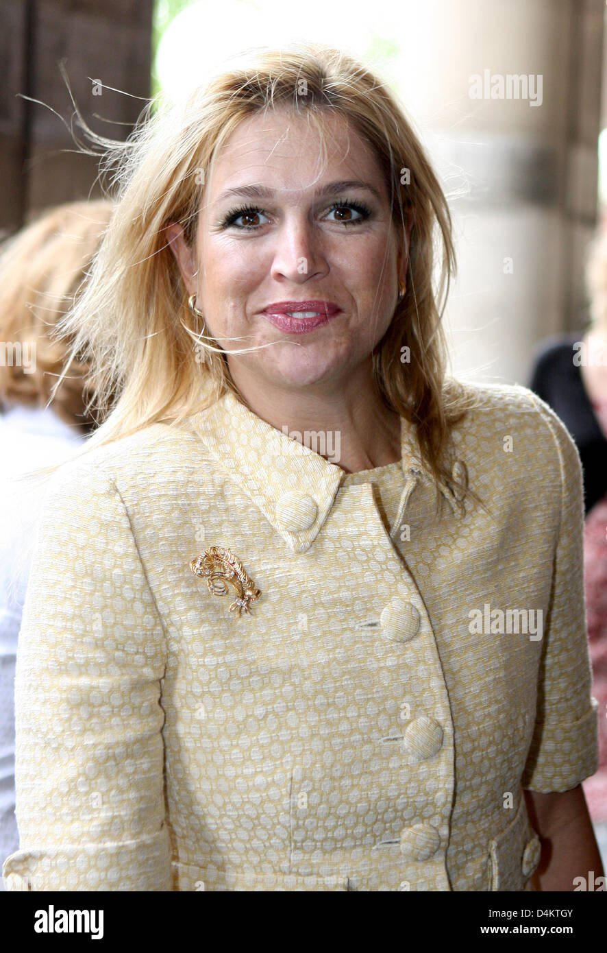 Dutch Crown Princess Maxima attends the installation of the nineteen female top scientists, called Rosalind Franklin Fellow, at the Rijksuniversiteit in Groningen, Netherlands, 20 May 2009. After five years a fellow can obtain the function of professor. Photo: Patrick van Katwijk Stock Photo