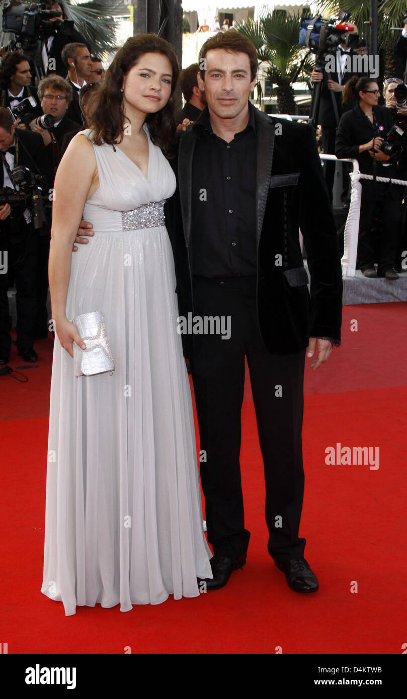 German actor Gedeon Burkhard and a guest arrive at the world premiere of the film ?Inglorious Basterds? during the 62nd Cannes Film Festival in Cannes, France, 20 May 2009. Photo: Hubert Boesl Stock Photo