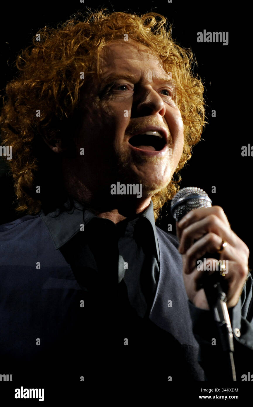 Mick Hucknall and British band Simply Red perform in Berlin, Germany, 25 May 2009. Simply Red promotes their greatest hits album ?Simply Red: Hits on the ?Greatest Hits
