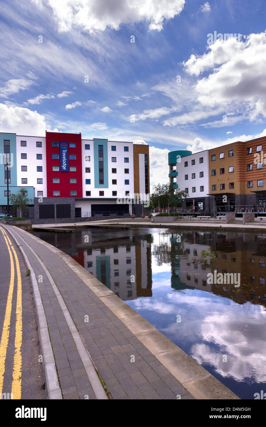 New Travelodge Hotel, apartments and Grand Union Canal basin in Loughborough, Leicestershire, England, UK Stock Photo