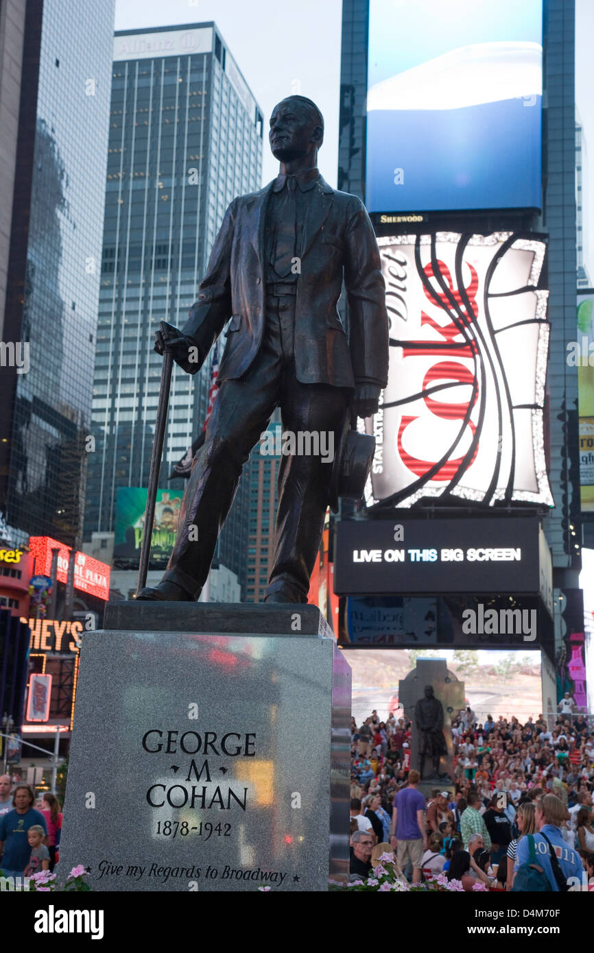 Statue of George M. Cohan, known as 'the man who owned Broadway', he is considered the father of American musical comedy Stock Photo