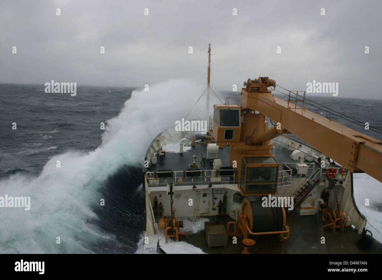 Spar platform hi-res stock photography and images - Alamy