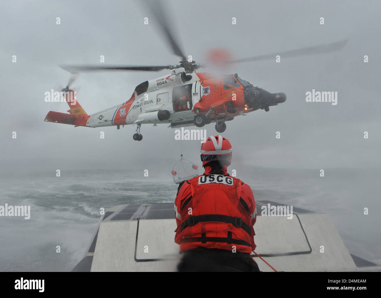 Mh 60 helicopter conducts hi-res stock photography and images - Alamy