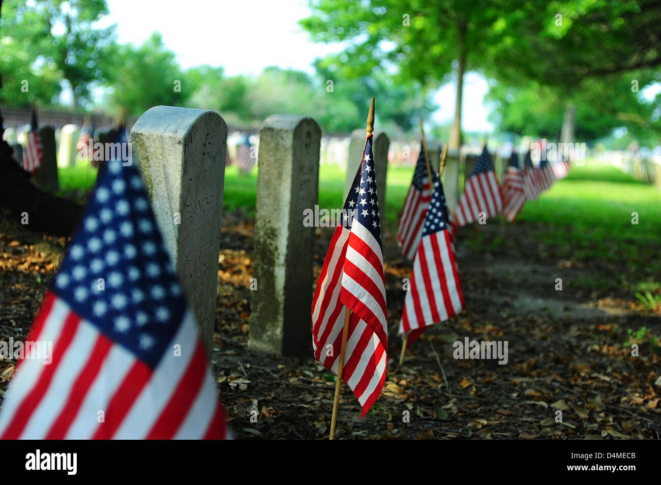 Coast Guard members honor veterans Stock Photo Alamy