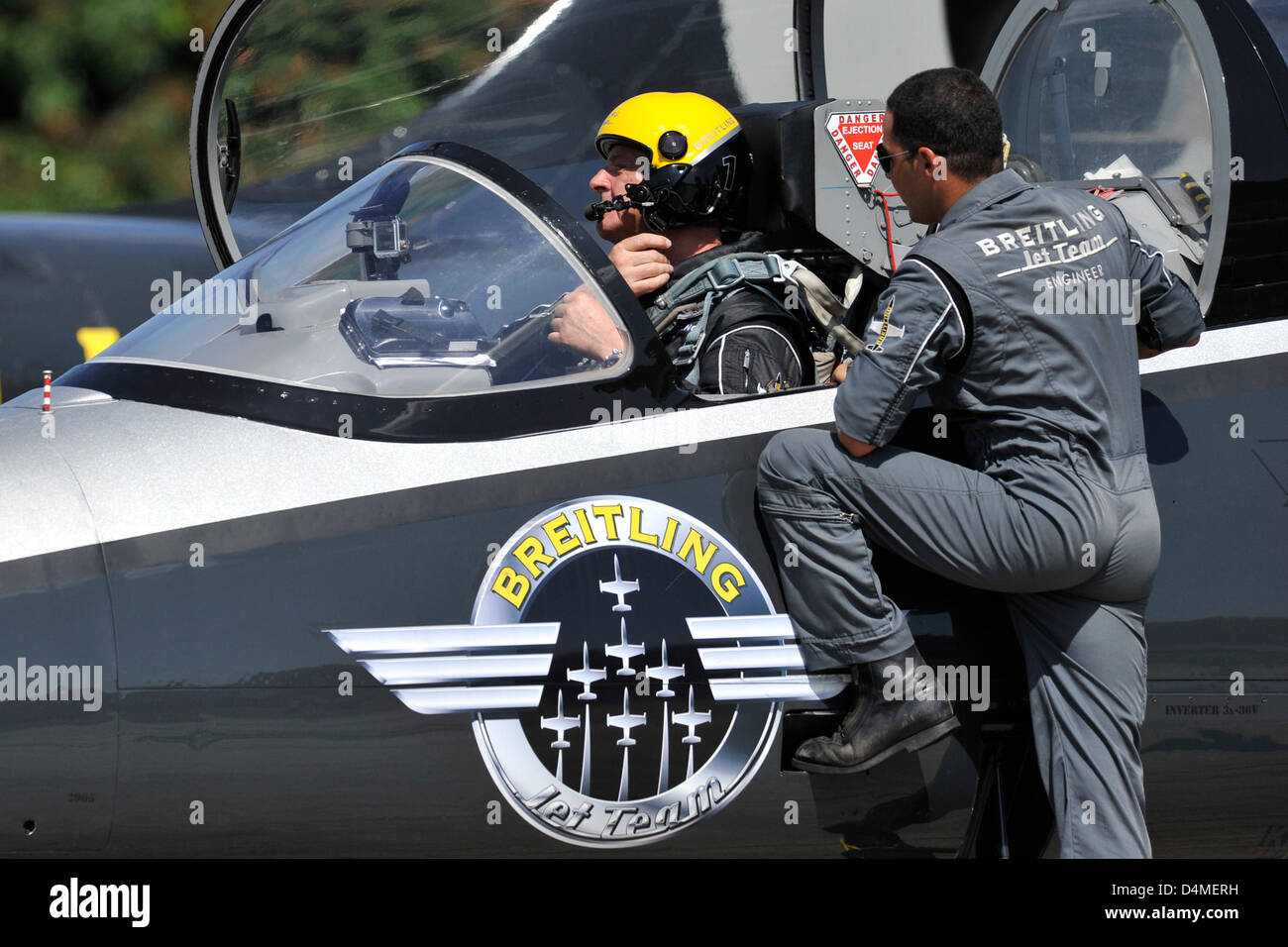 breitling jet team pilots