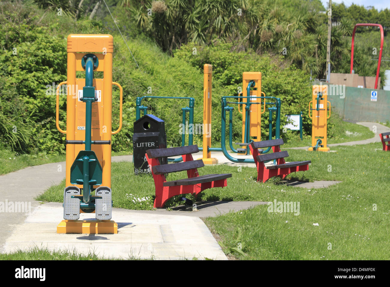 Outdoor gym gymnasium sign notice equipment fitness exercise Schull