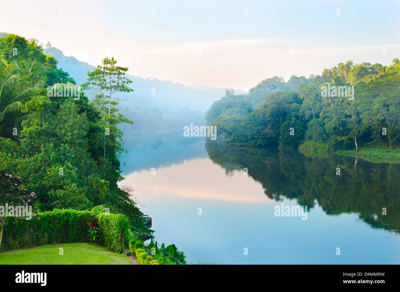 Shores of the river hi-res stock photography and images - Alamy