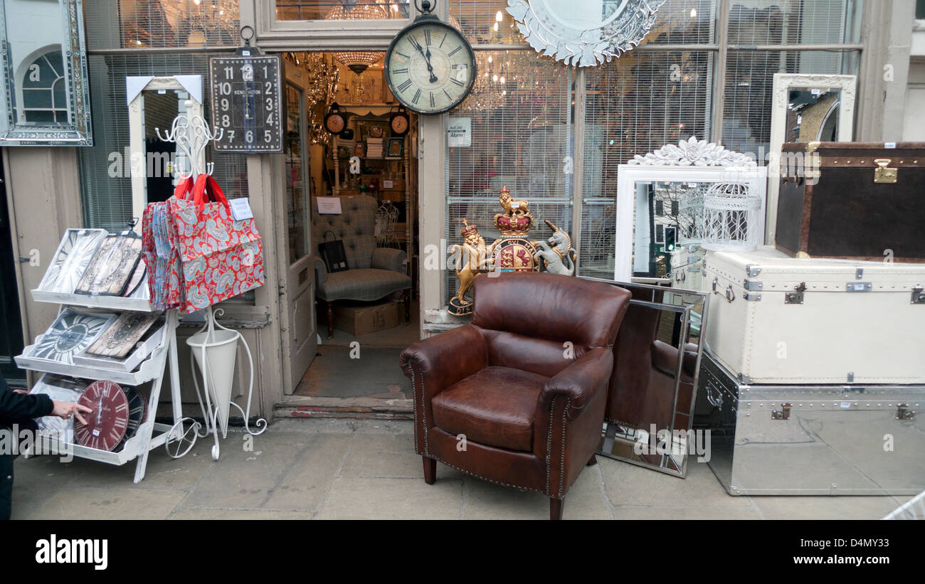 Vintage clock shop High Resolution Stock Photography and Images Alamy