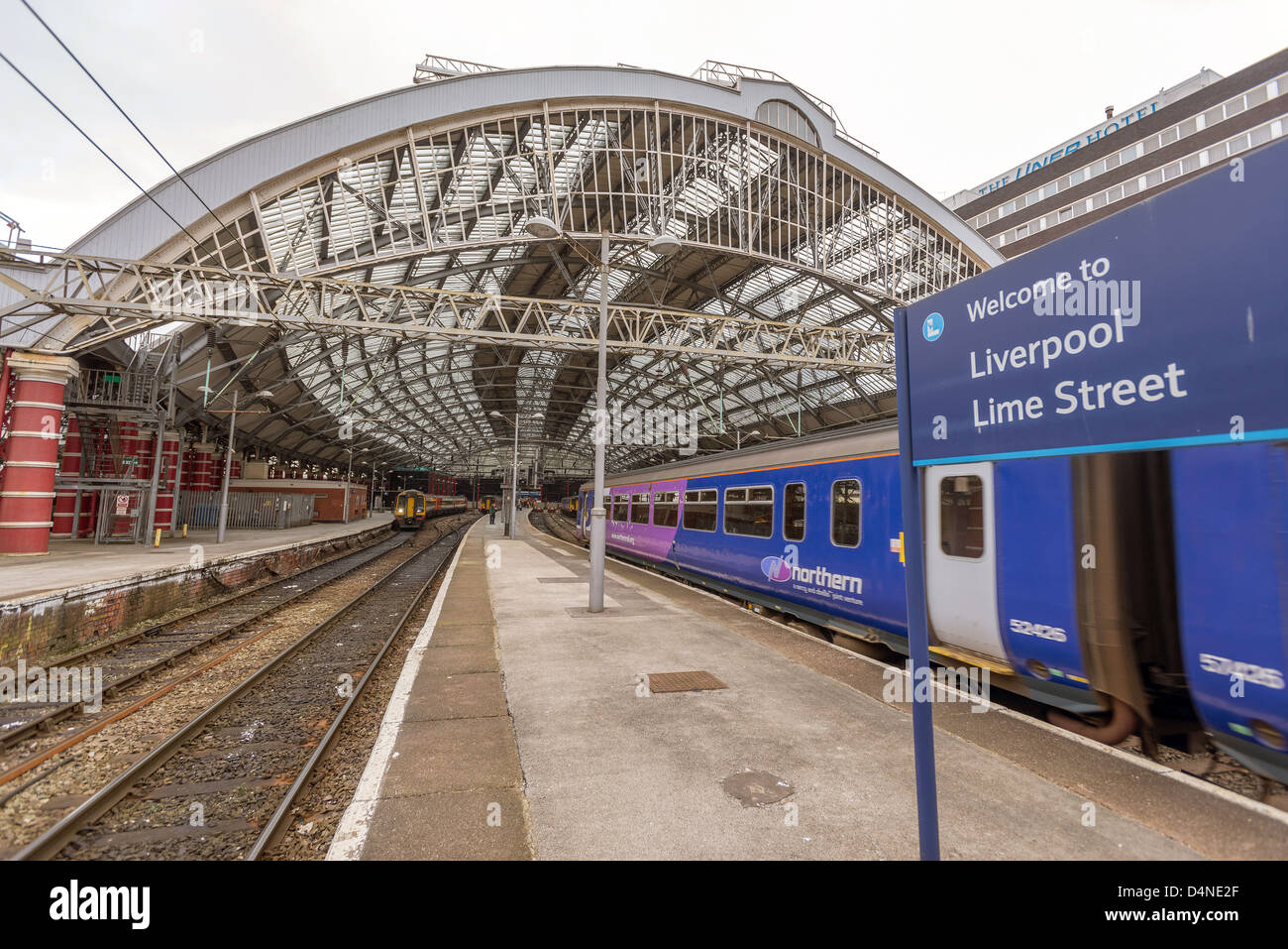 Lime Street station Liverpool Stock Photo Alamy