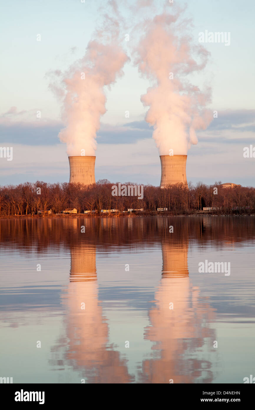 Cooling towers of Three Mile Island nuclear power plant, on the Susquehanna River near Harrisburg, Pennsylvania Stock Photo