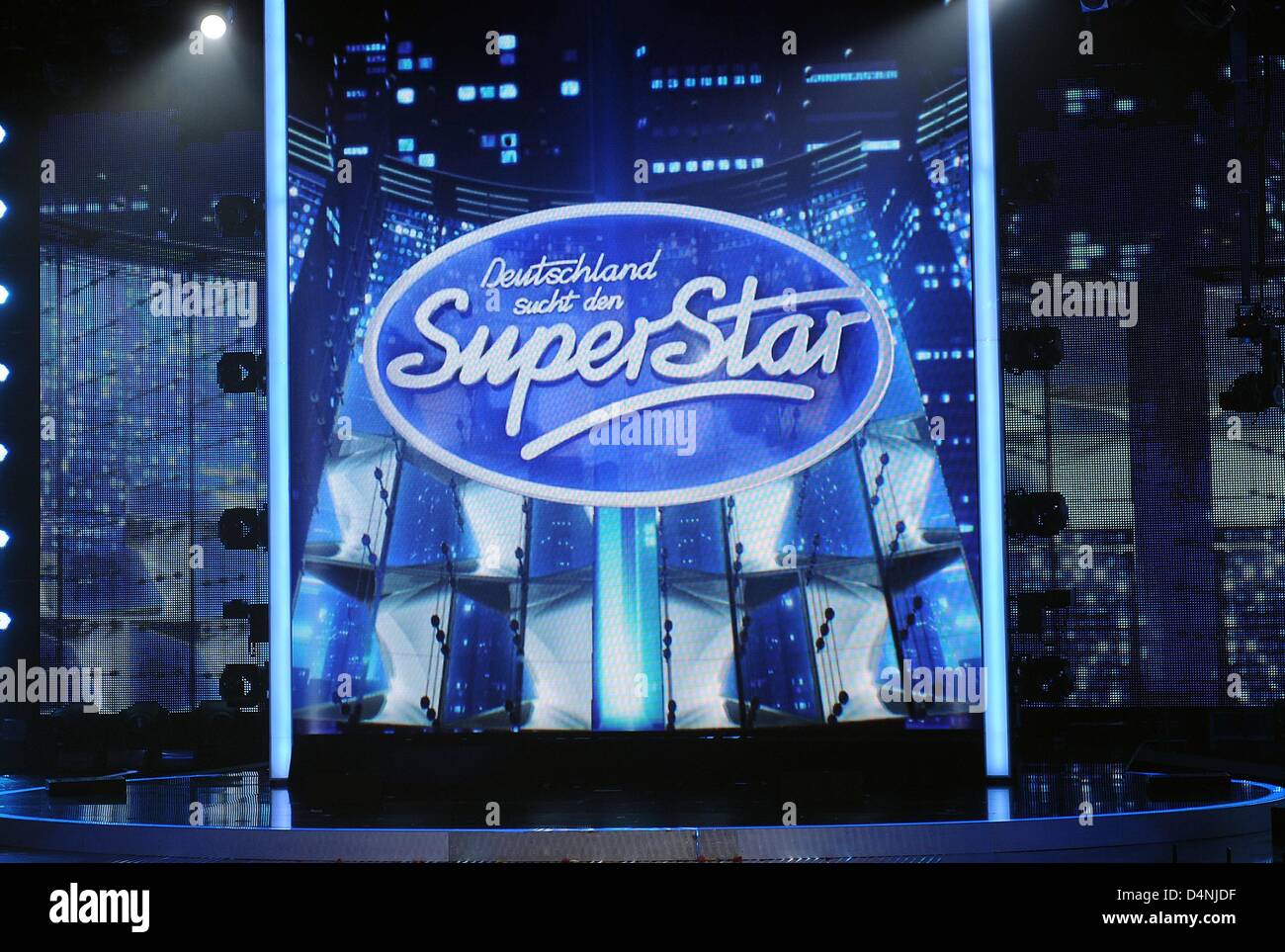 The logo of the TV show 'Deutschland sucht den Superstar' (DSDS) is pictured on a video screen at the show's final rehearsal in Cologne, Germany, 16 March 2013. The first live show of the 11th season is broadcasted at 20:15 on RTL. Photo: Henning Kaiser/Alamy Live News Stock Photo