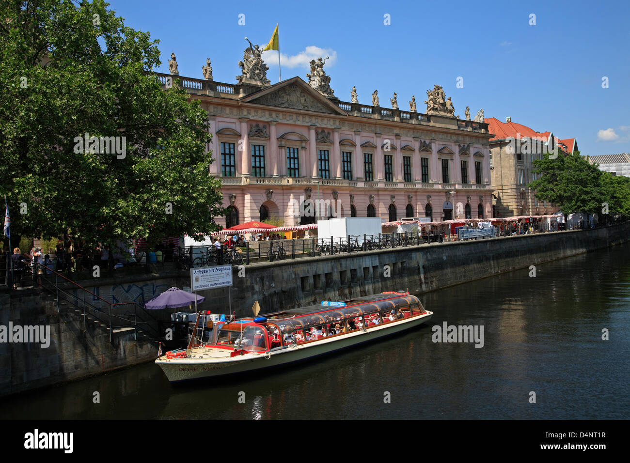 Germany, Berlin, Altes Zeughaus at river Spree, Schiffsanleger Stock Photo