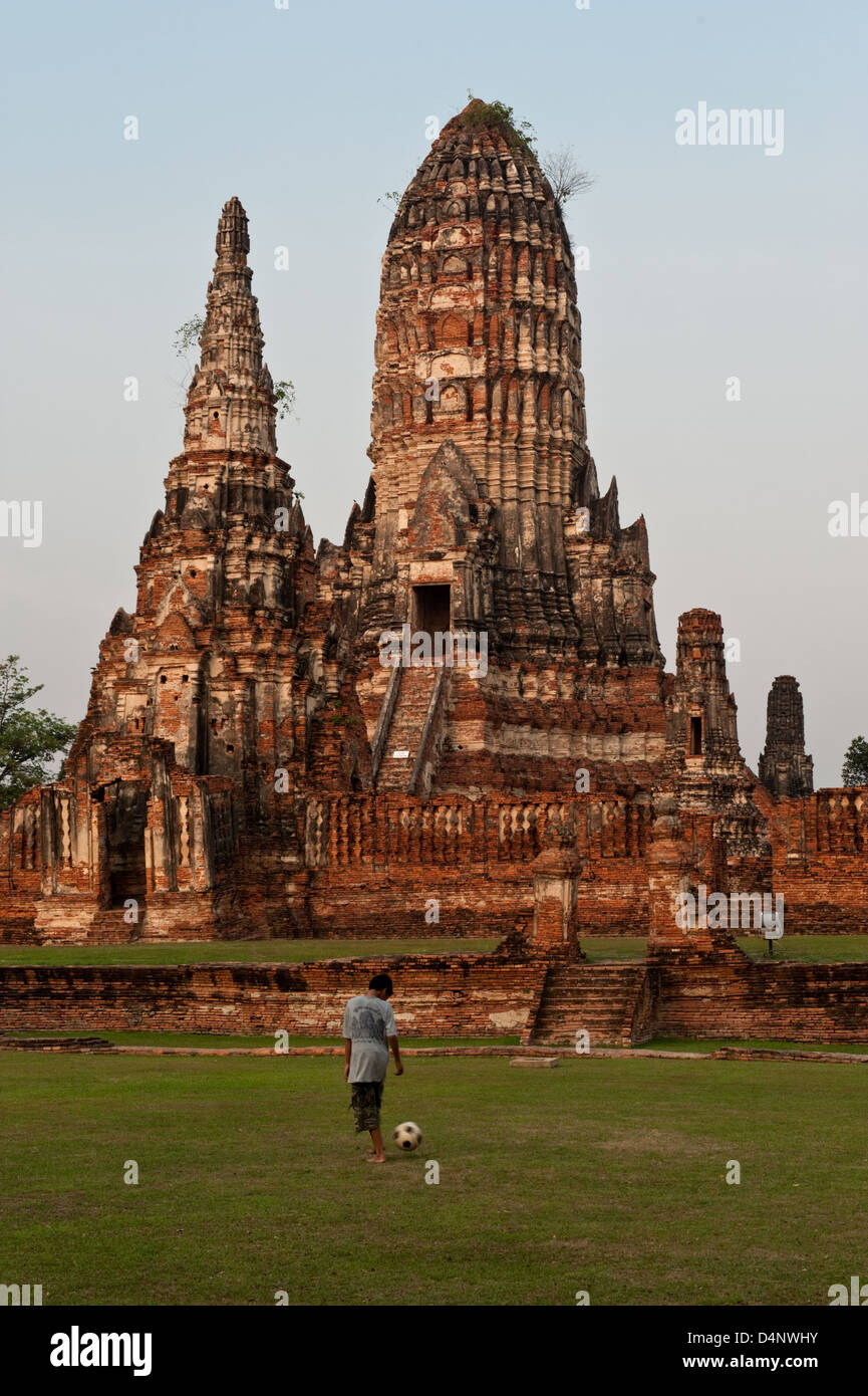 Ayutthaya, Thailand, ancient pagodas at Wat Chaiwatthanaram Stock Photo