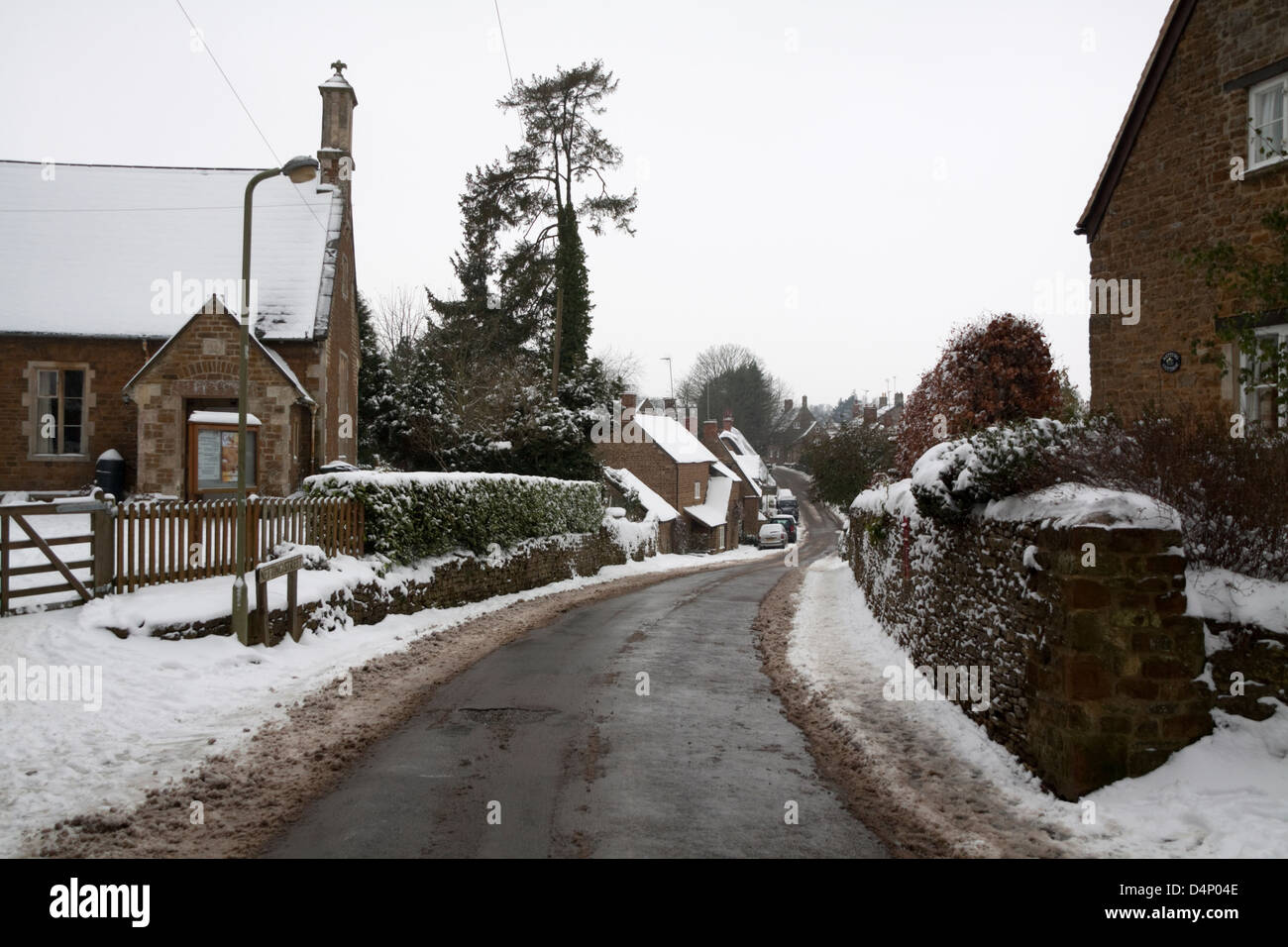 Snowy Hook Norton Village Stock Photo Alamy
