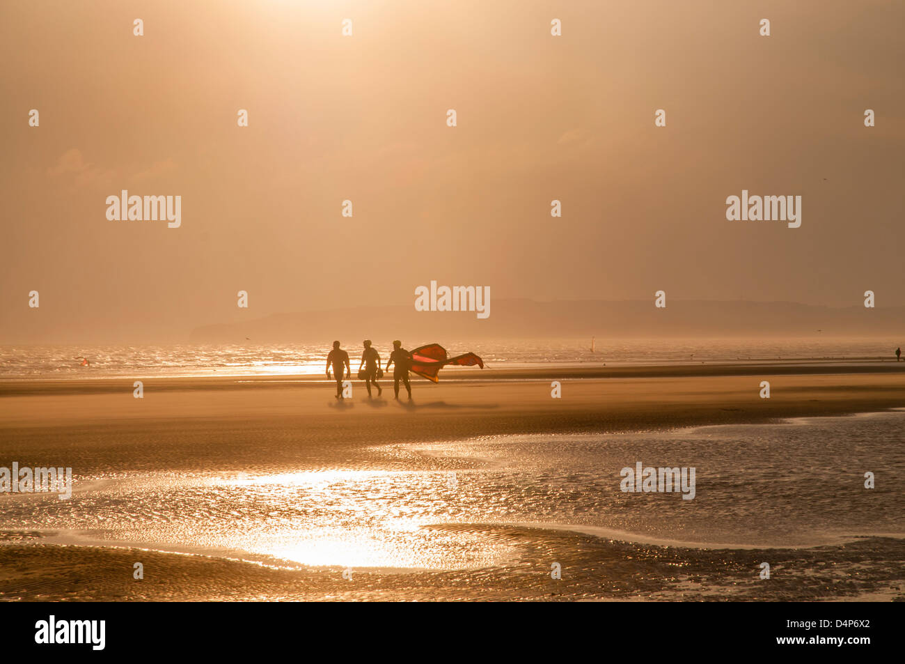 Kitesurfers on Camber Sands, East Sussex Stock Photo