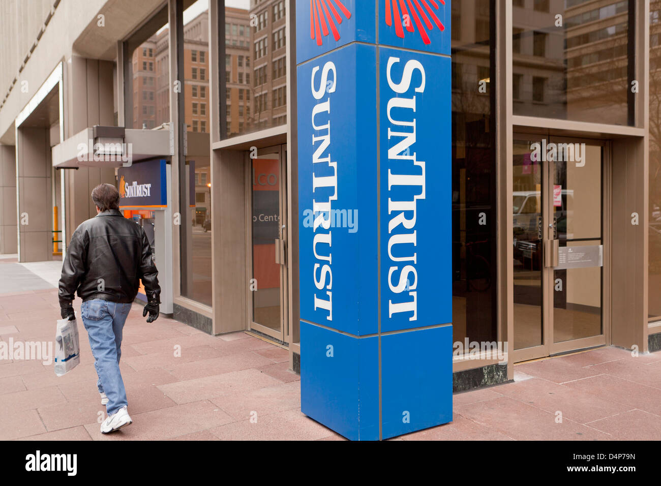 Suntrust Bank High Resolution Stock Photography And Images Alamy