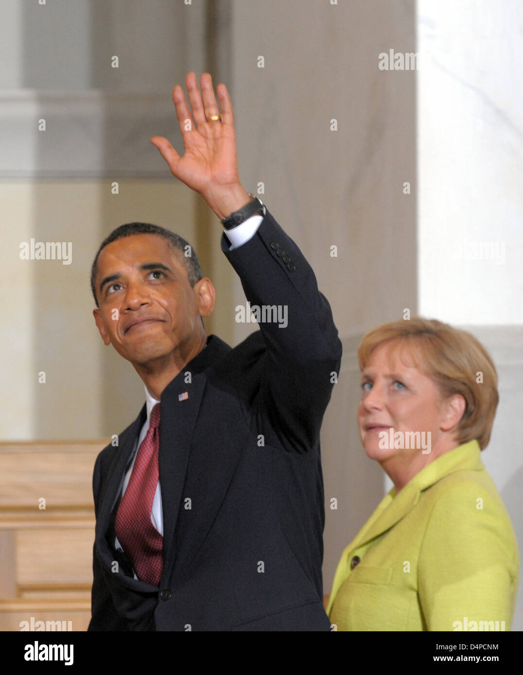 US President Barack Obama and German Chancellor Angela Merkel visit the Frauenkirche in Dresden, Germany, 05 June 2009. During his short stay in Germany, the President will also visit the former concentration camp Buchenwald near Weimar and a US hospital in Landstuhl. Photo: Matthias Hiekel Stock Photo