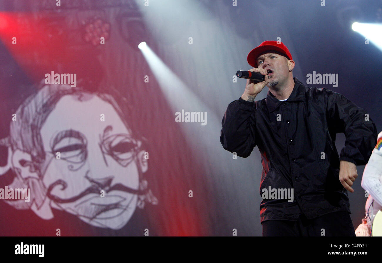 Fred Durst, lead singer of the band ?Limp Bizkit?, performs during the ...