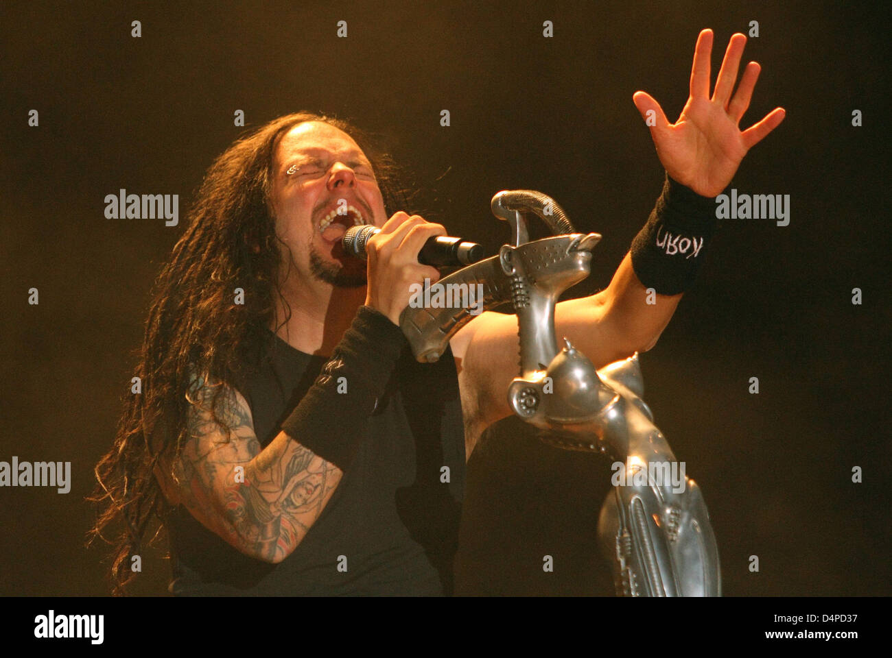 Jonathan Davis, lead singer of the Californian nu-metal band ?Korn?,  performs during Germany?s largest music festival ?Rock am Ring? on the  Nurburgring, Germany, 06 June 2009. The 80.000 fans are decided to