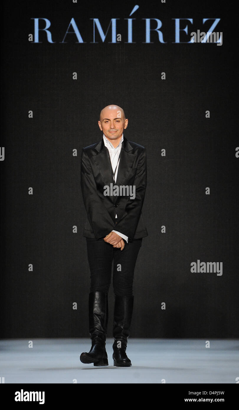 Designer of Argentinian label ?Ramirez? Pablo Ramirez appears on stage after his show at the Mercedes-Benz Fashion Week in Berlin, Germany, 01 July 2009. Spring/Summer 2010 fashion trends are presented at the fashion week until 04 July 2009. Photo: JENS KALAENE Stock Photo